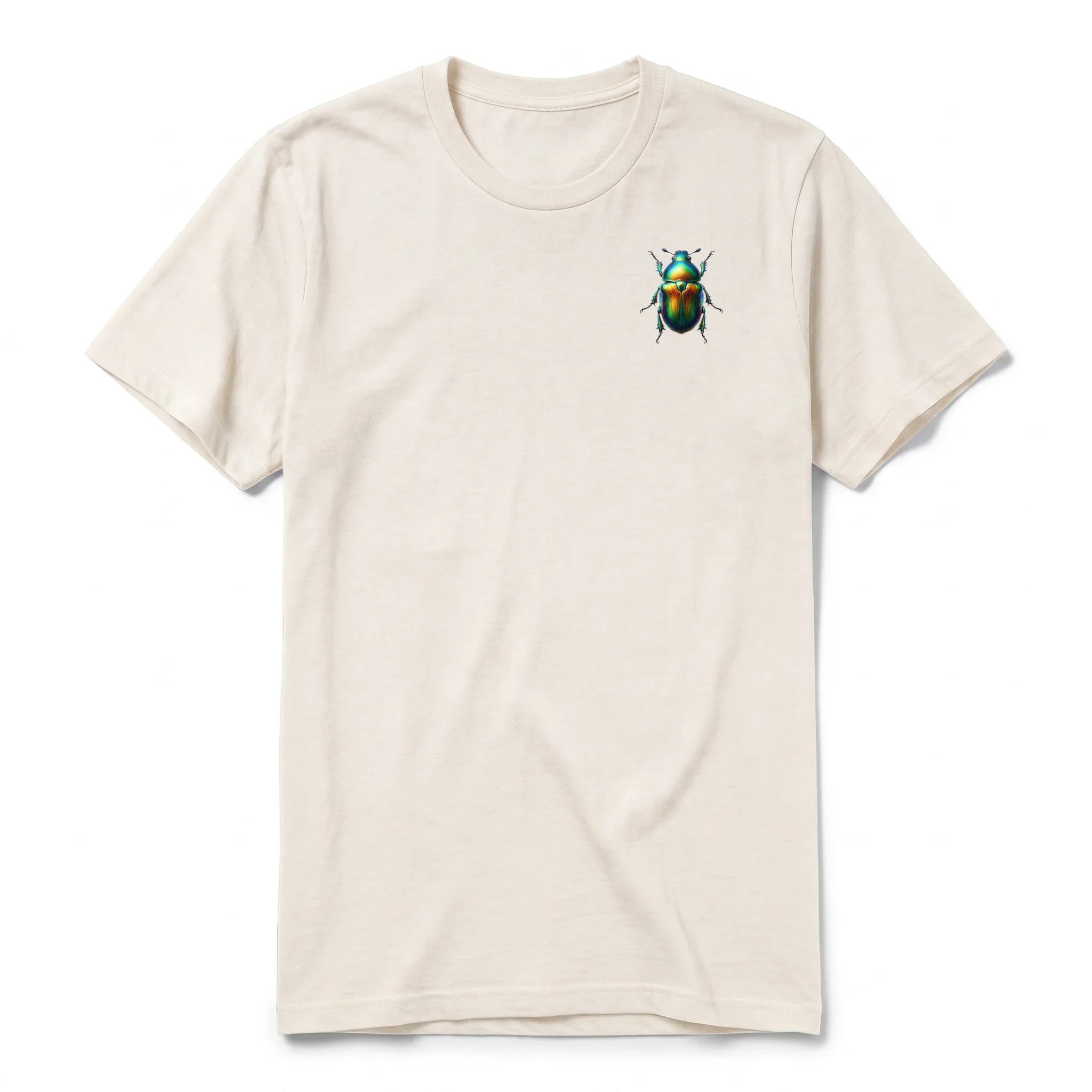 Un T-shirt blanc vintage à manches courtes et col rond, orné d'un motif représentant un arthropod sur la poitrine gauche.