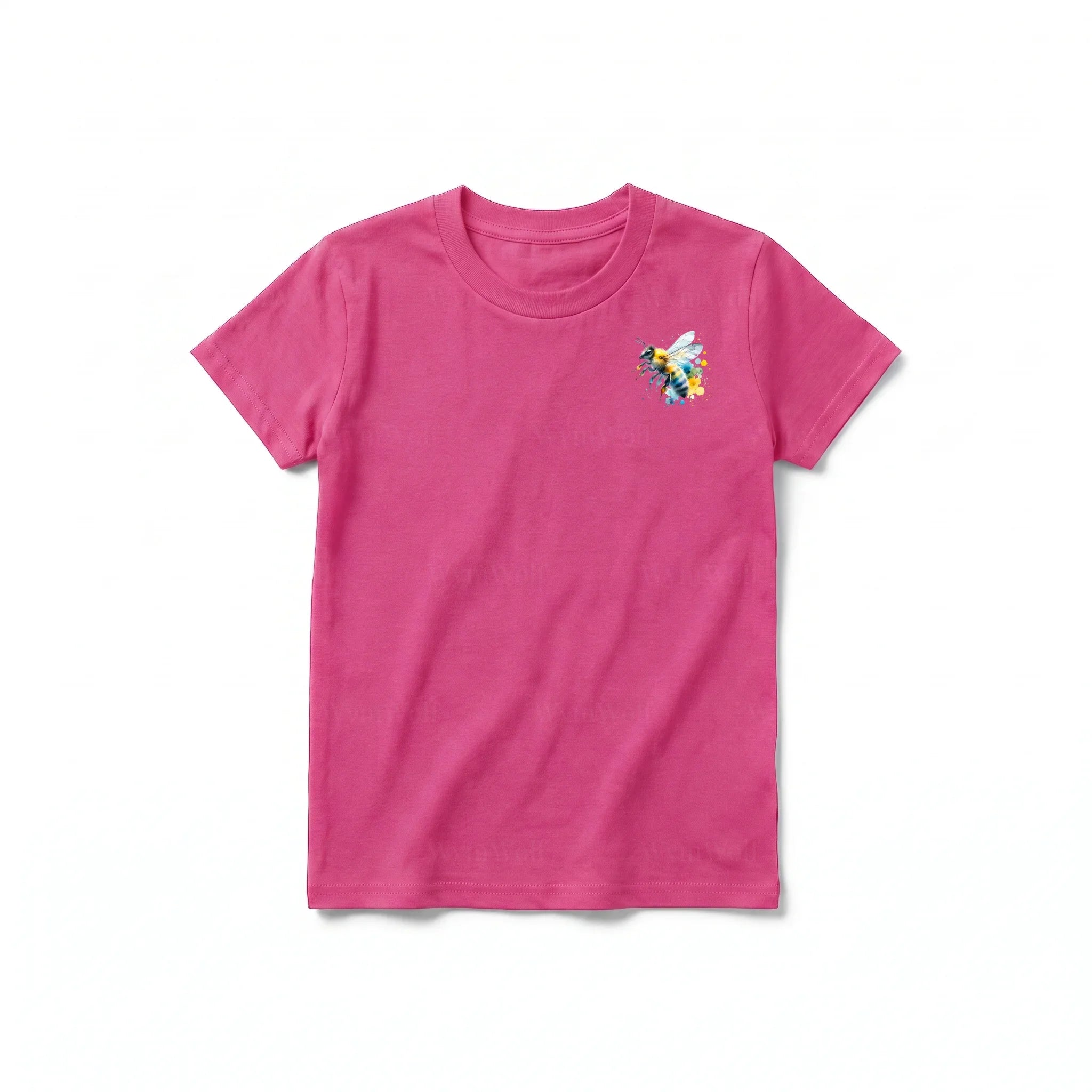 Un T-shirt framboise à manches courtes et col rond pour jeune, orné d'un motif représentant un arthropode sur la poitrine gauche.
