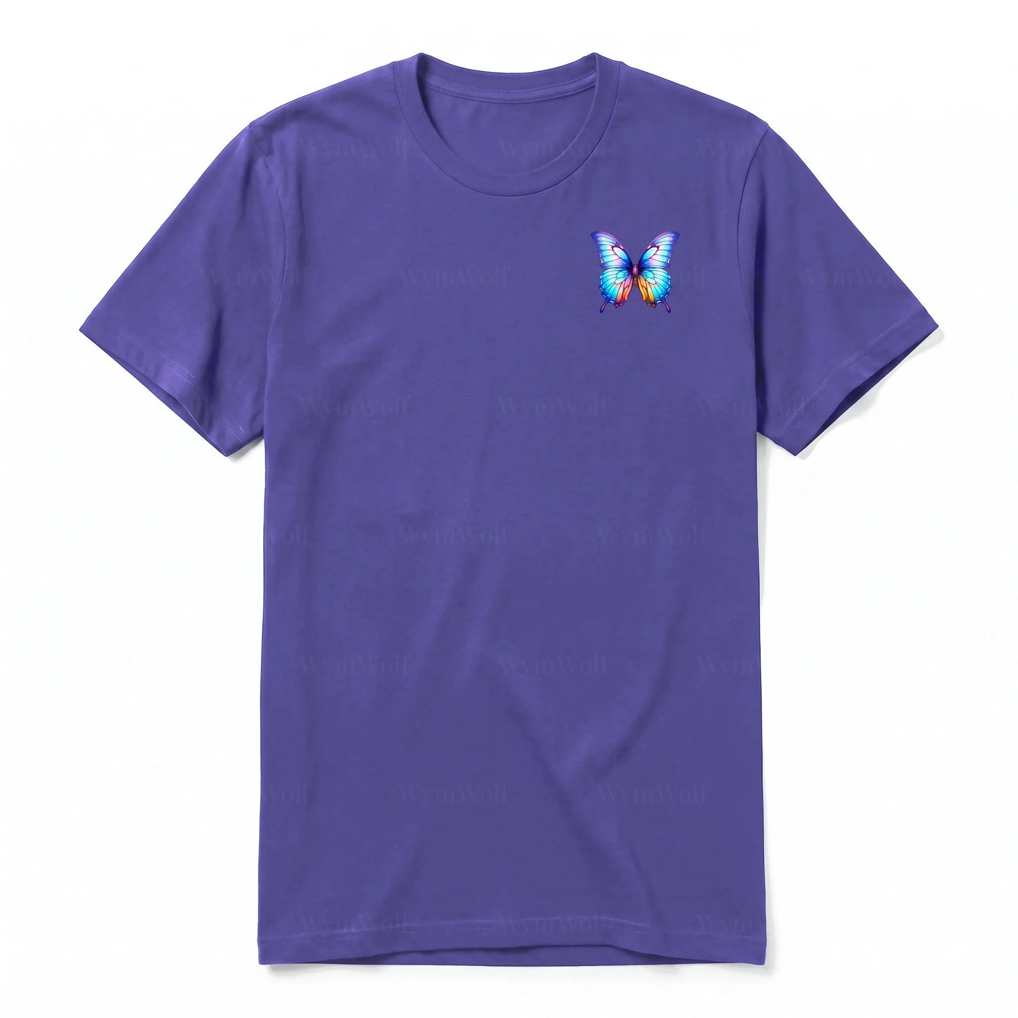 Un T-shirt violet à manches courtes et col rond, orné d'un motif représentant un arthropod sur la poitrine gauche.