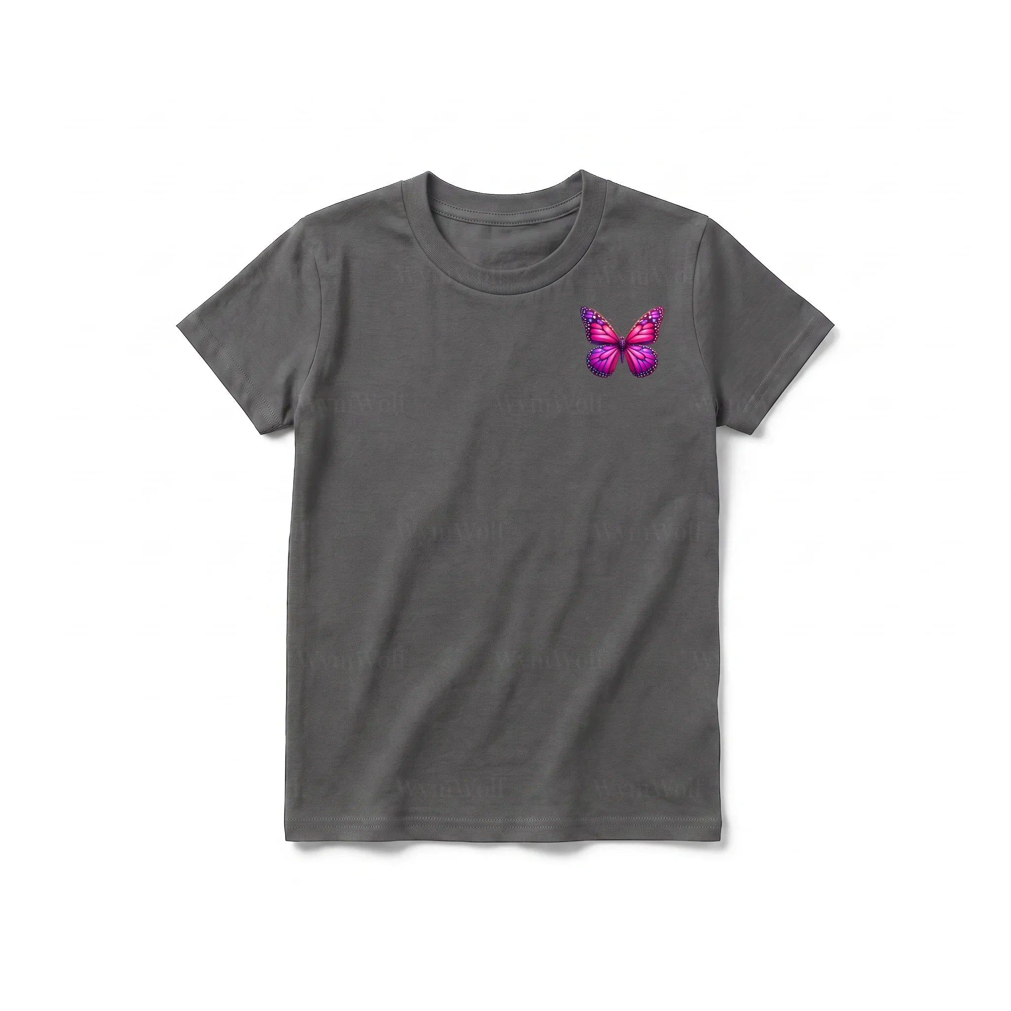 Un T-shirt charbon à manches courtes et col rond pour jeune, orné d'un motif représentant un arthropode sur la poitrine gauche.
