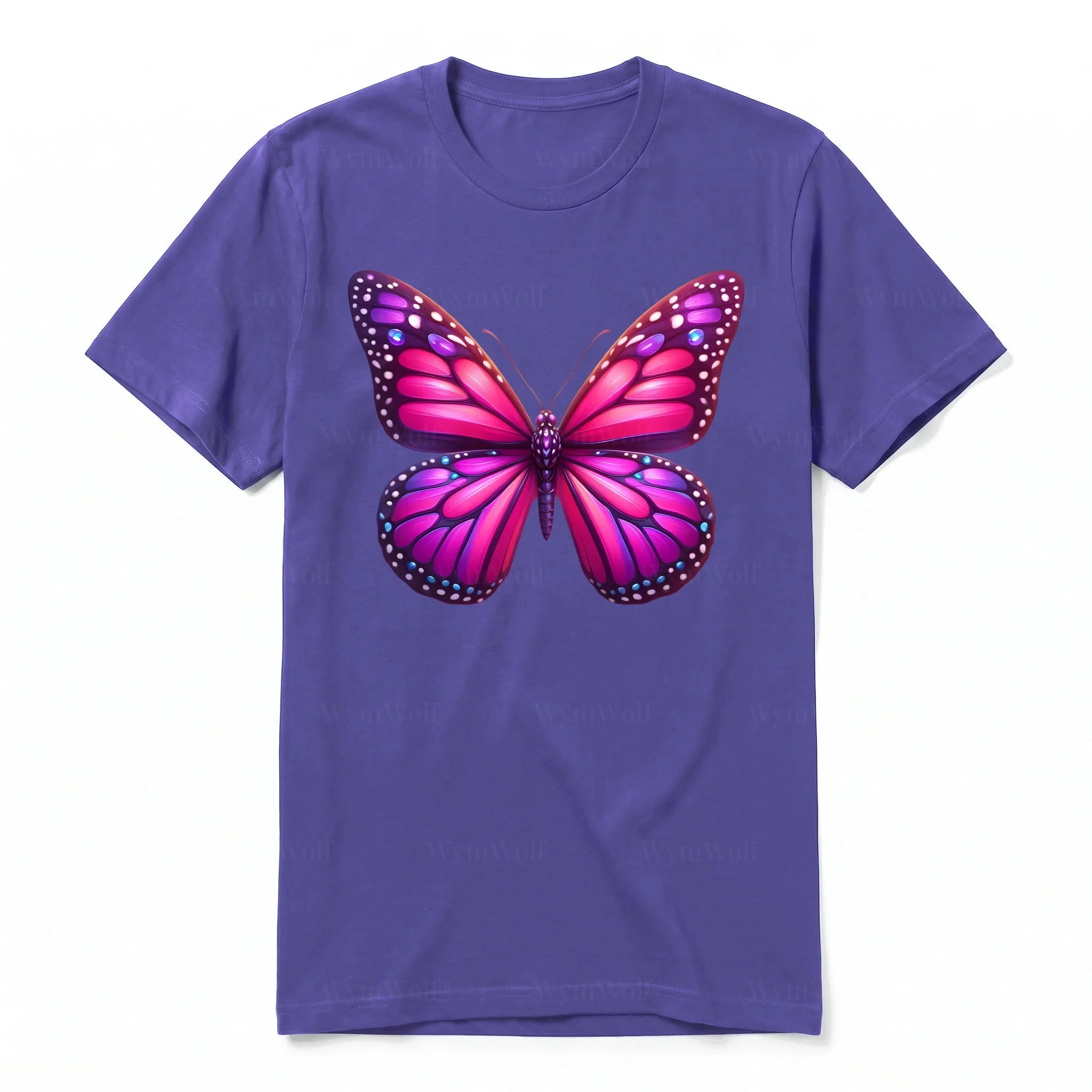 Un T-shirt violet à manches courtes et col rond, orné d'un motif représentant un arthropod sur le devant.