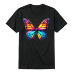 Un T-shirt noir à manches courtes et col rond, orné d'un motif représentant un arthropod sur le devant.