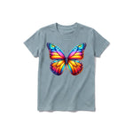 Un T-shirt sauge à manches courtes et col rond pour jeune, orné d'un motif représentant un arthropode sur le devant.