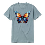 Un T-shirt sauge à manches courtes et col rond, orné d'un motif représentant un arthropod sur le devant.