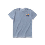 Un T-shirt steel-blue à manches courtes et col rond pour jeune, orné d'un motif représentant un arthropode sur la poitrine gauche.