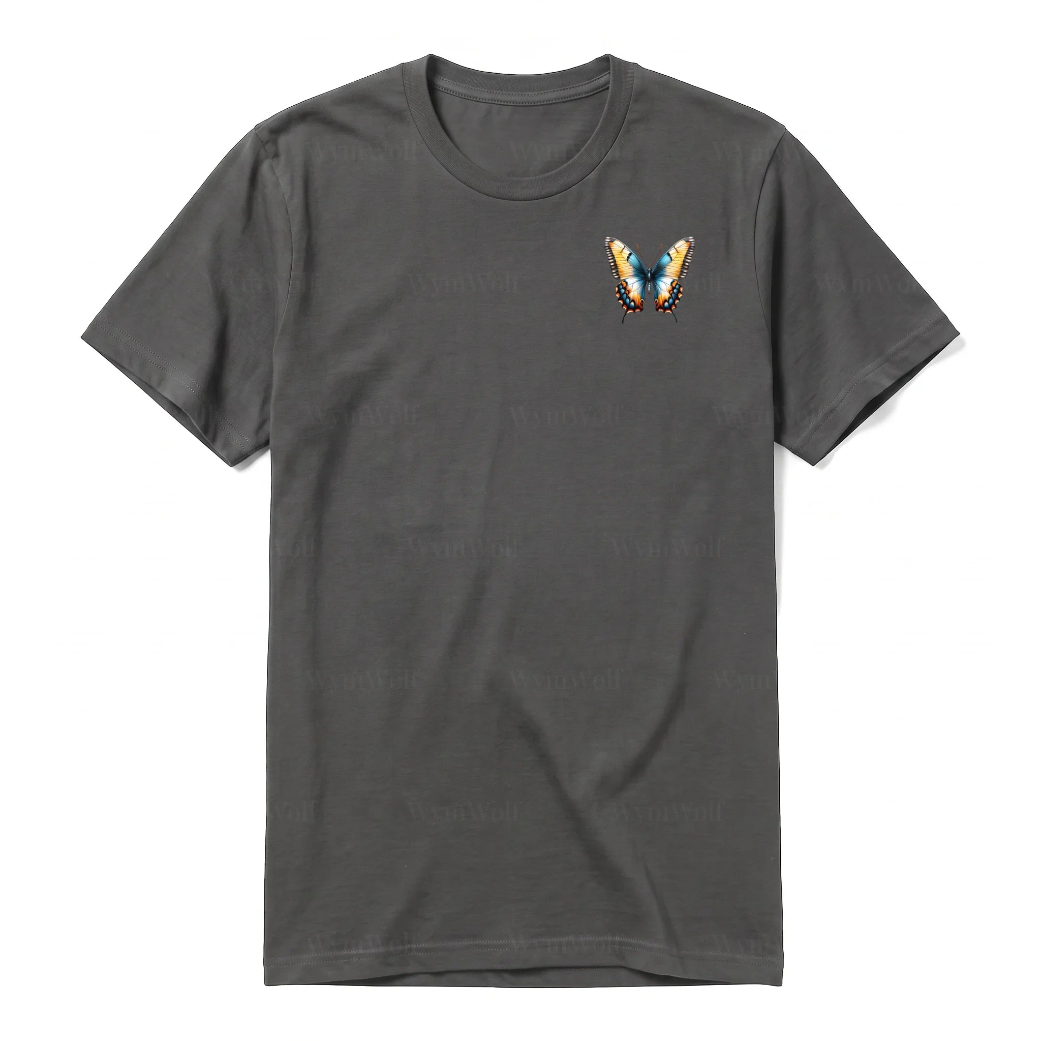Un T-shirt charbon à manches courtes et col rond, orné d'un motif représentant un arthropod sur la poitrine gauche.