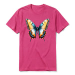 Un T-shirt framboise à manches courtes et col rond, orné d'un motif représentant un arthropod sur le devant.