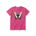 Un T-shirt framboise à manches courtes et col rond pour jeune, orné d'un motif représentant un arthropode sur le devant.