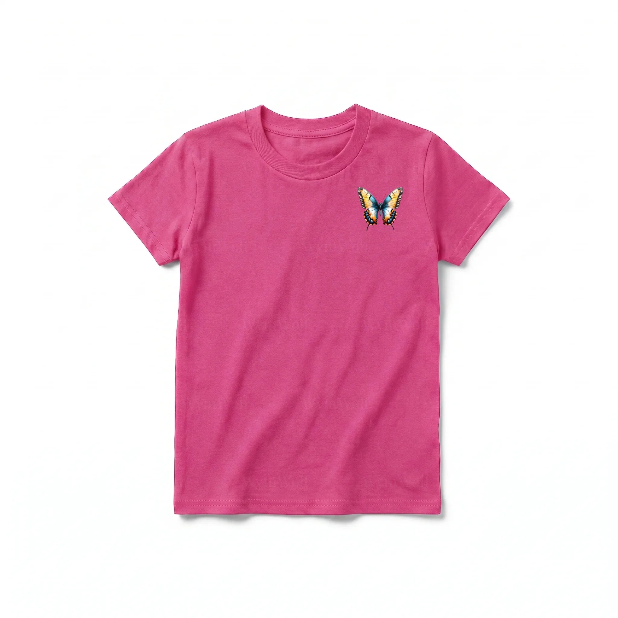 Un T-shirt framboise à manches courtes et col rond pour jeune, orné d'un motif représentant un arthropode sur la poitrine gauche.