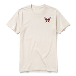 Un T-shirt blanc vintage à manches courtes et col rond, orné d'un motif représentant un arthropod sur la poitrine gauche.