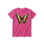 Un T-shirt framboise à manches courtes et col rond pour jeune, orné d'un motif représentant un arthropode sur le devant.