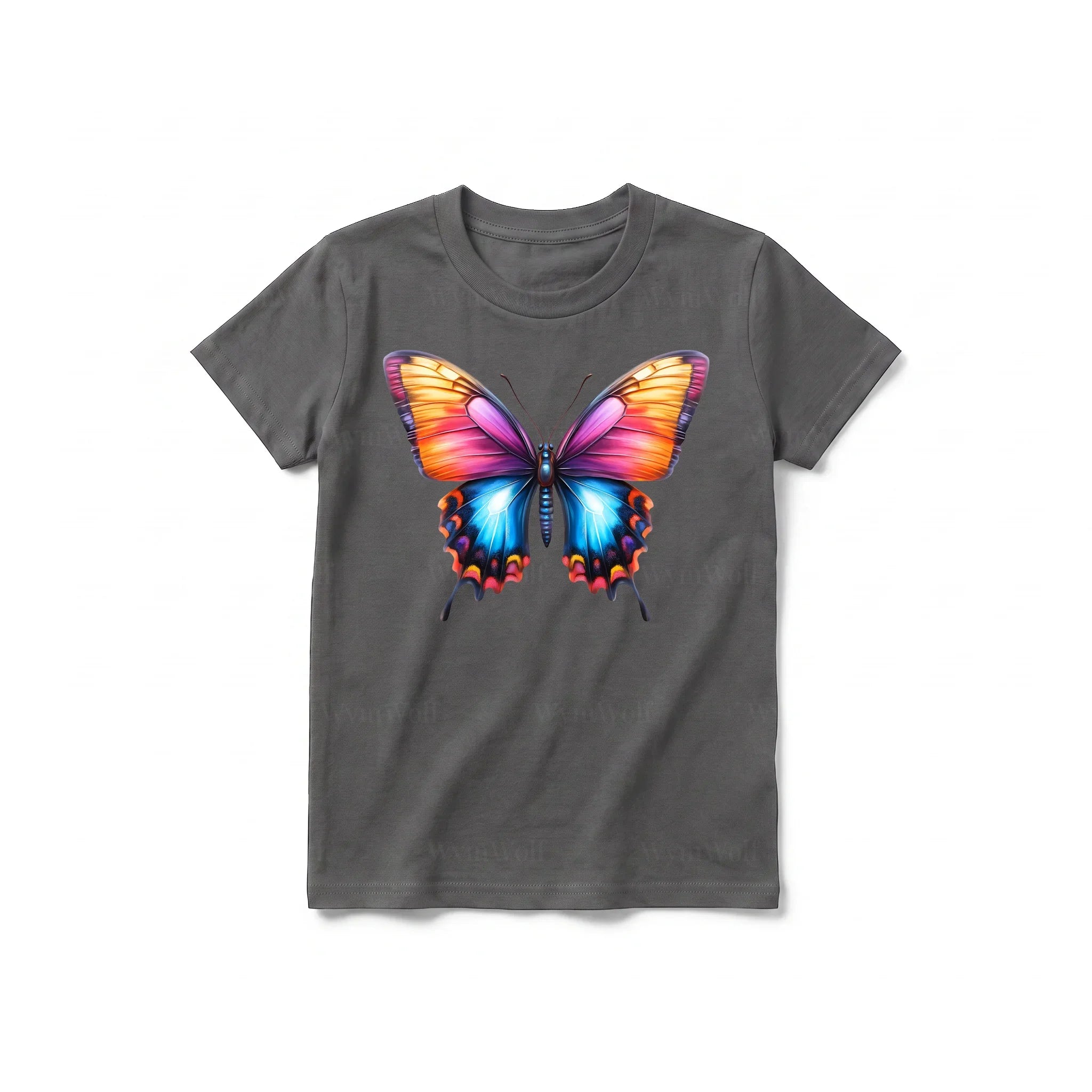 Un T-shirt charbon à manches courtes et col rond pour jeune, orné d'un motif représentant un arthropode sur le devant.