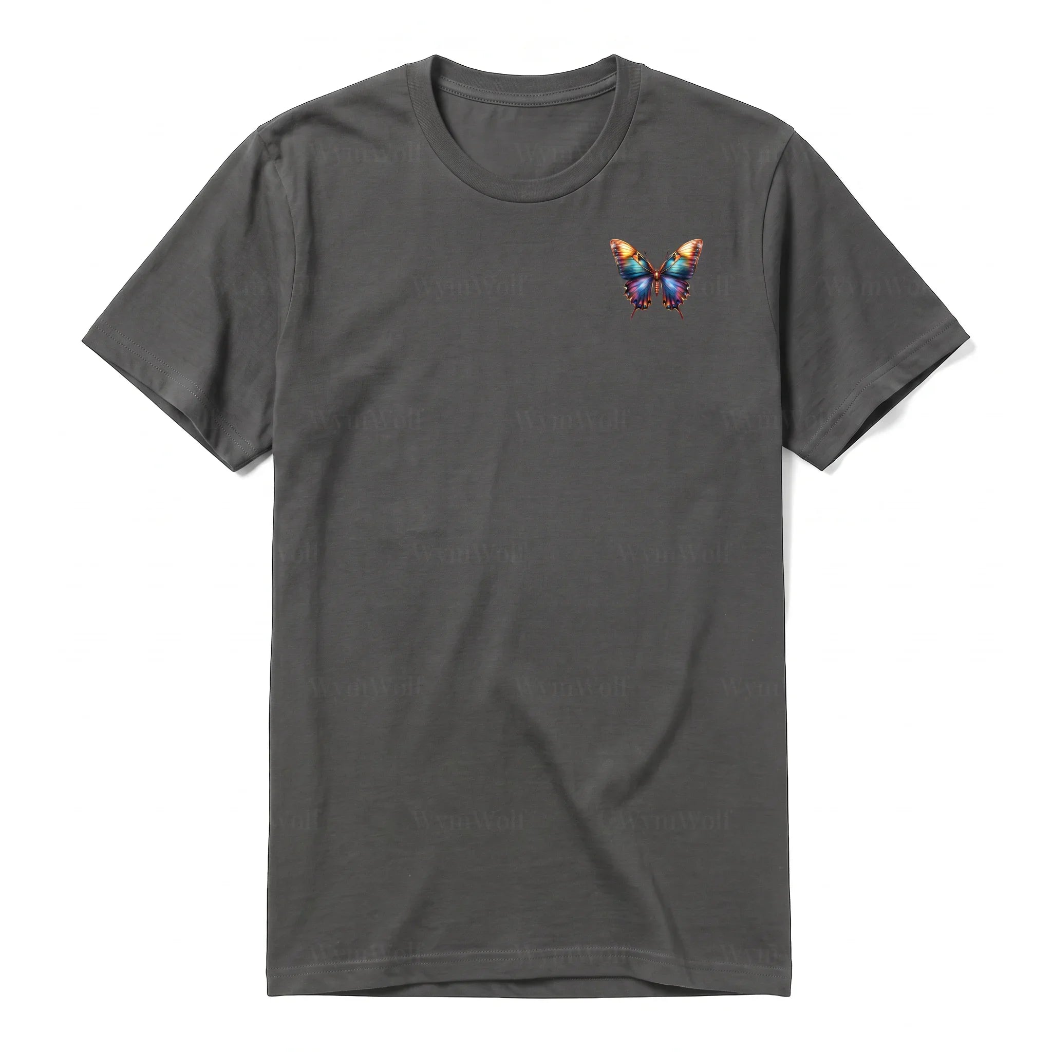 Un T-shirt charbon à manches courtes et col rond, orné d'un motif représentant un arthropod sur la poitrine gauche.