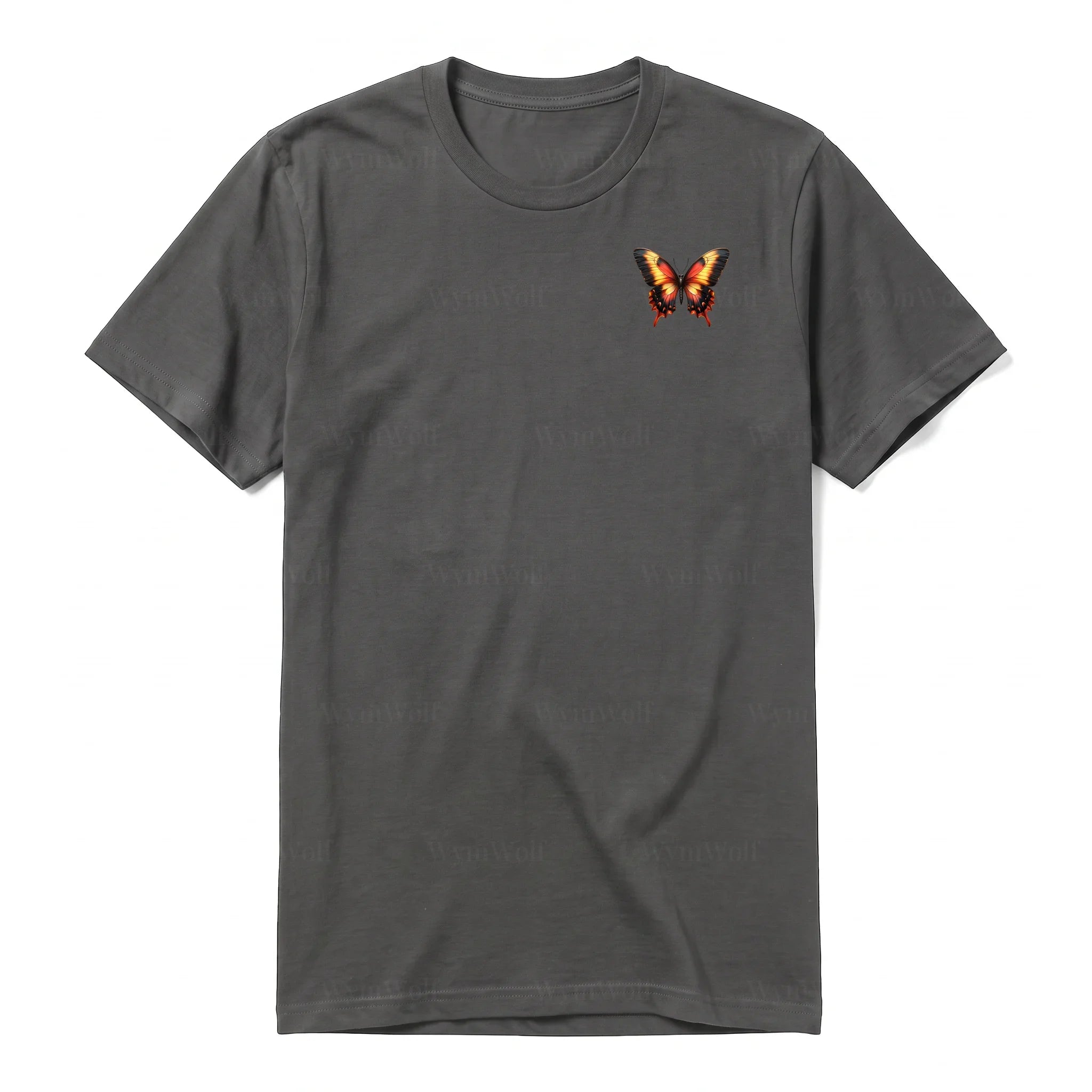 Un T-shirt charbon à manches courtes et col rond, orné d'un motif représentant un arthropod sur la poitrine gauche.