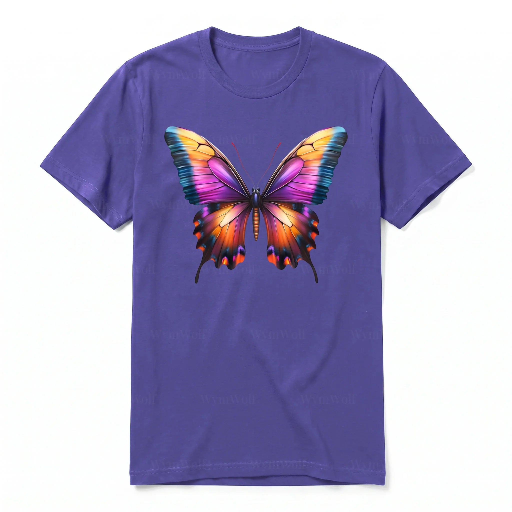 Un T-shirt violet à manches courtes et col rond, orné d'un motif représentant un arthropod sur le devant.