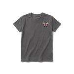 Un T-shirt charbon à manches courtes et col rond pour jeune, orné d'un motif représentant un arthropode sur la poitrine gauche.