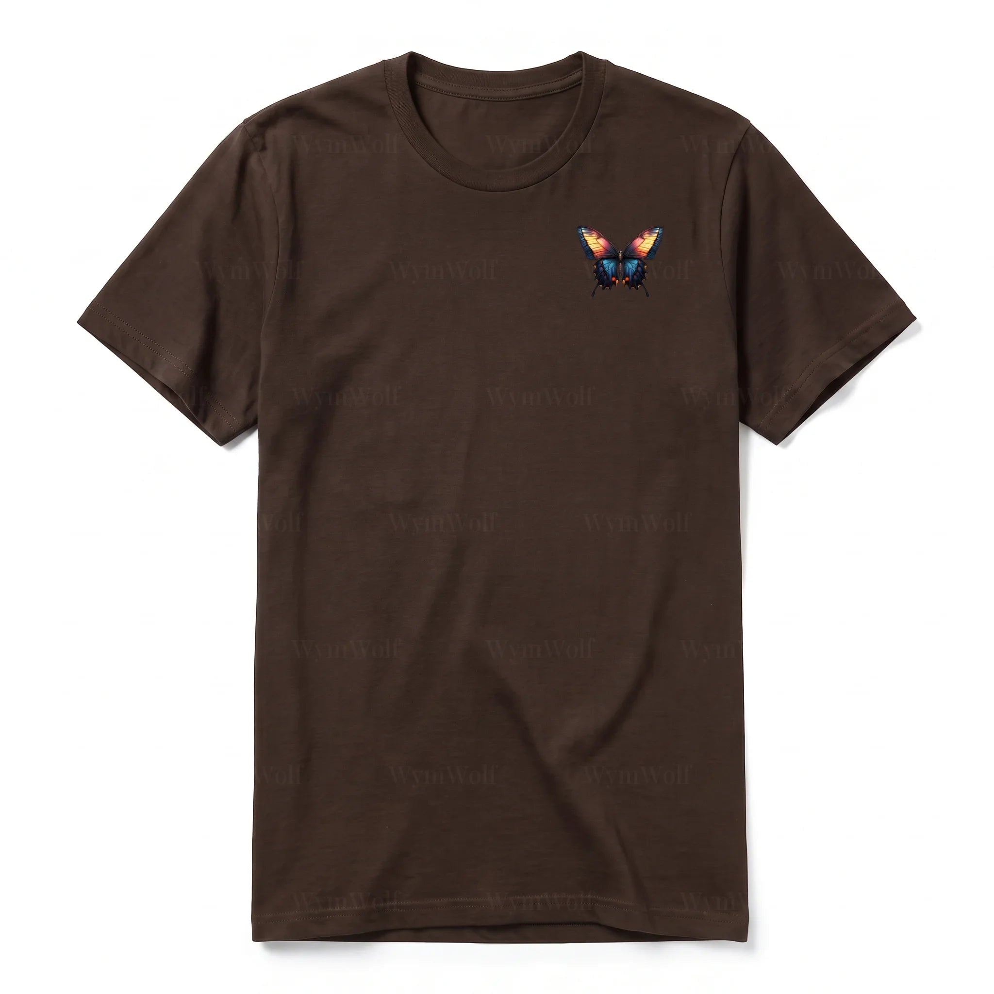 Un T-shirt chocolat à manches courtes et col rond, orné d'un motif représentant un arthropod sur la poitrine gauche.