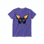 Un T-shirt violet à manches courtes et col rond pour jeune, orné d'un motif représentant un arthropode sur le devant.
