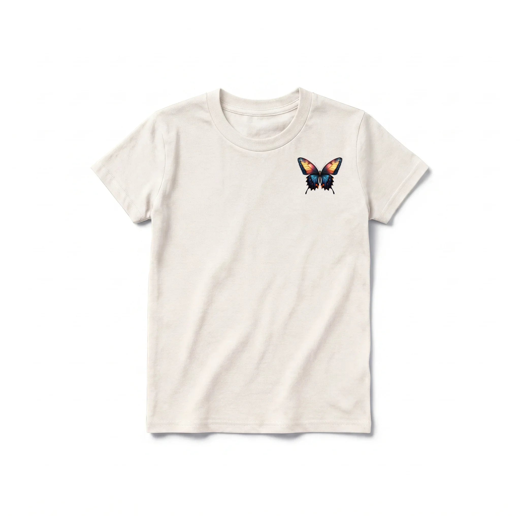 Un T-shirt blanc vintage à manches courtes et col rond pour jeune, orné d'un motif représentant un arthropode sur la poitrine gauche.
