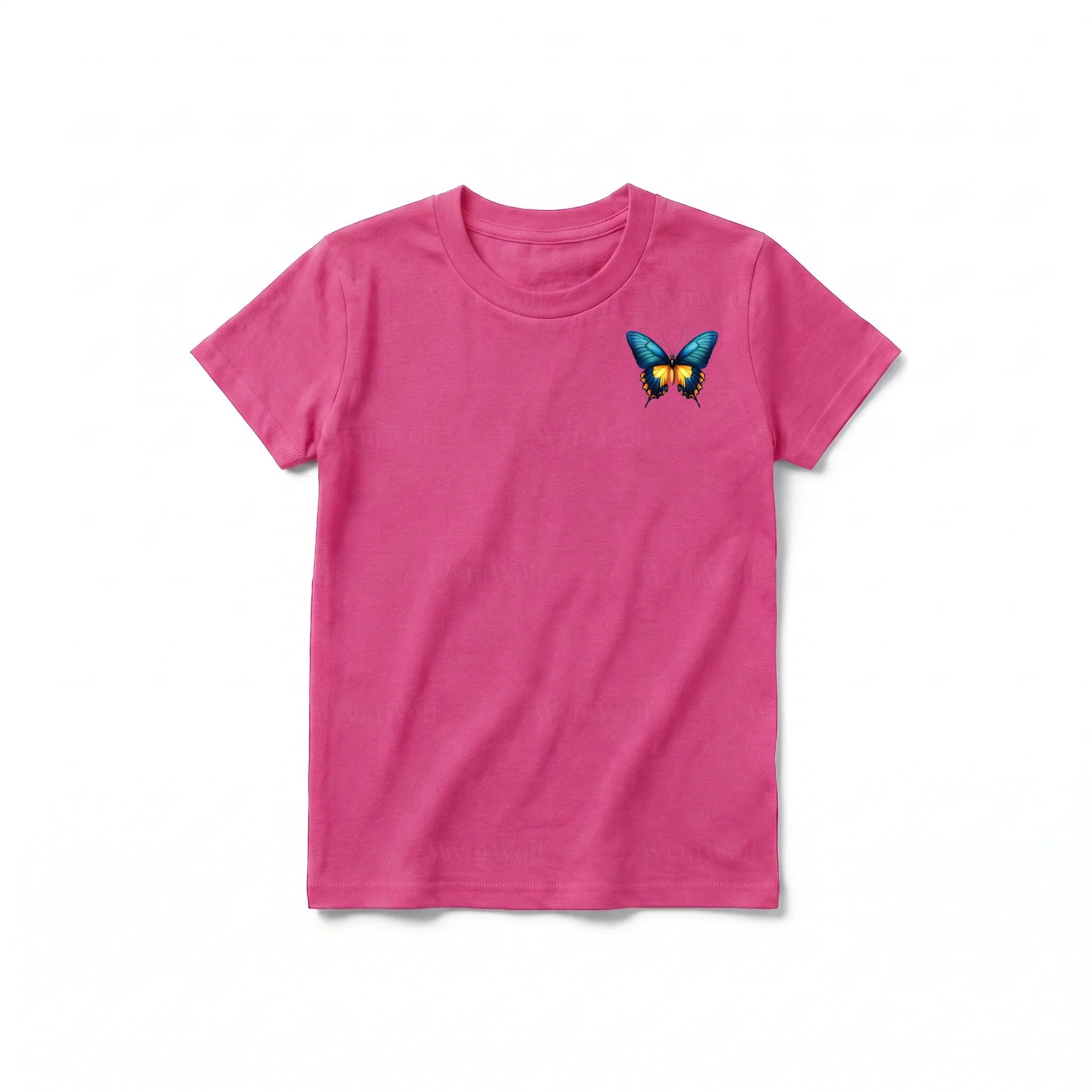 Un T-shirt framboise à manches courtes et col rond pour jeune, orné d'un motif représentant un arthropode sur la poitrine gauche.