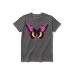 Un T-shirt charbon à manches courtes et col rond pour jeune, orné d'un motif représentant un arthropode sur le devant.