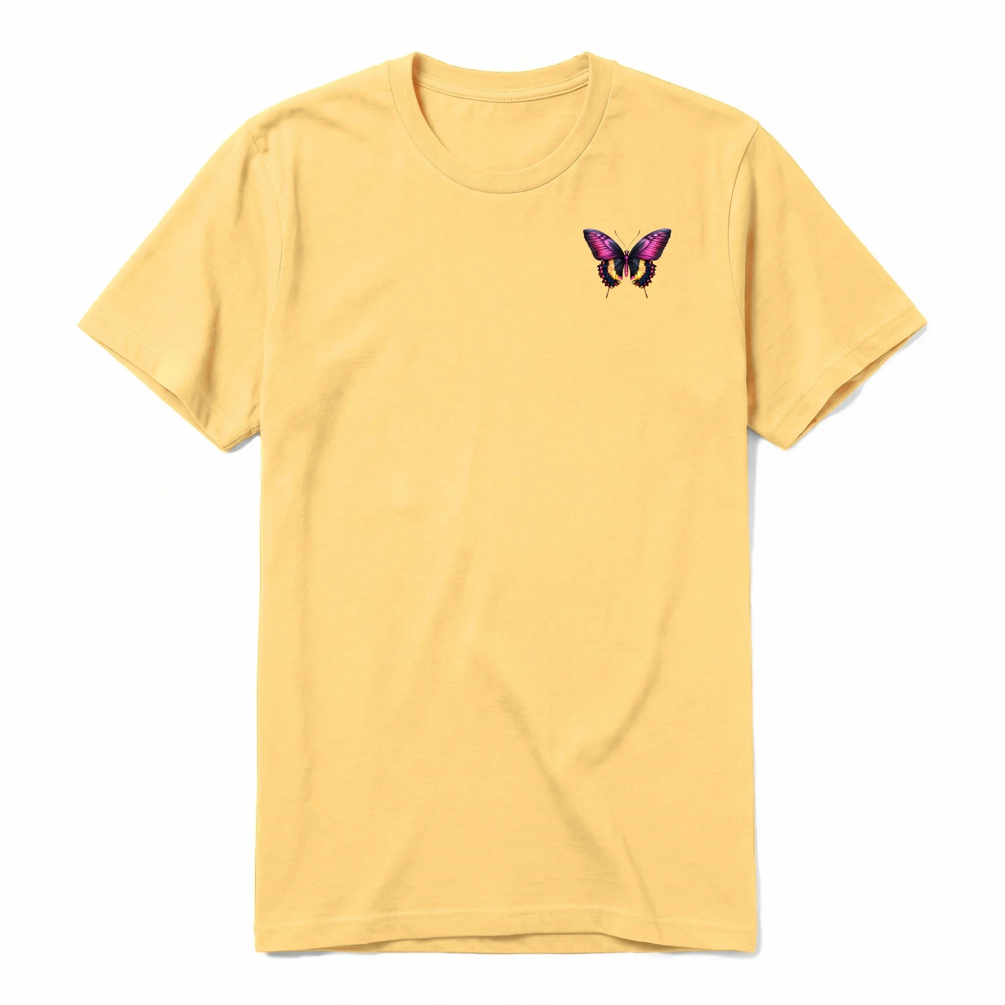 Un T-shirt moutarde à manches courtes et col rond, orné d'un motif représentant un arthropod sur la poitrine gauche.