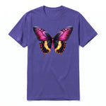 Un T-shirt violet à manches courtes et col rond, orné d'un motif représentant un arthropod sur le devant.