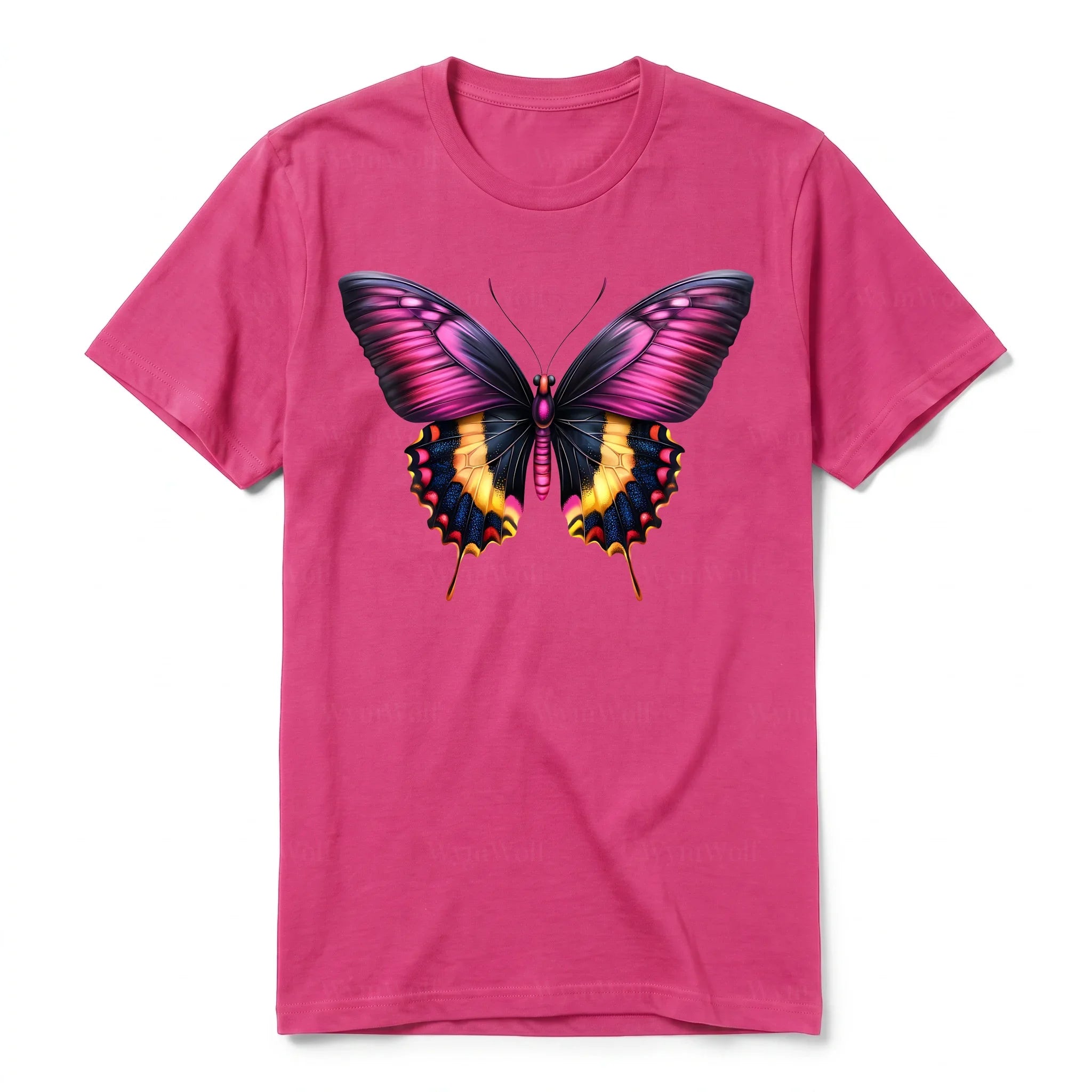 Un T-shirt framboise à manches courtes et col rond, orné d'un motif représentant un arthropod sur le devant.