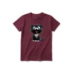 Un T-shirt marron à manches courtes et col rond pour jeune, orné d'un motif représentant un chat sur le devant.