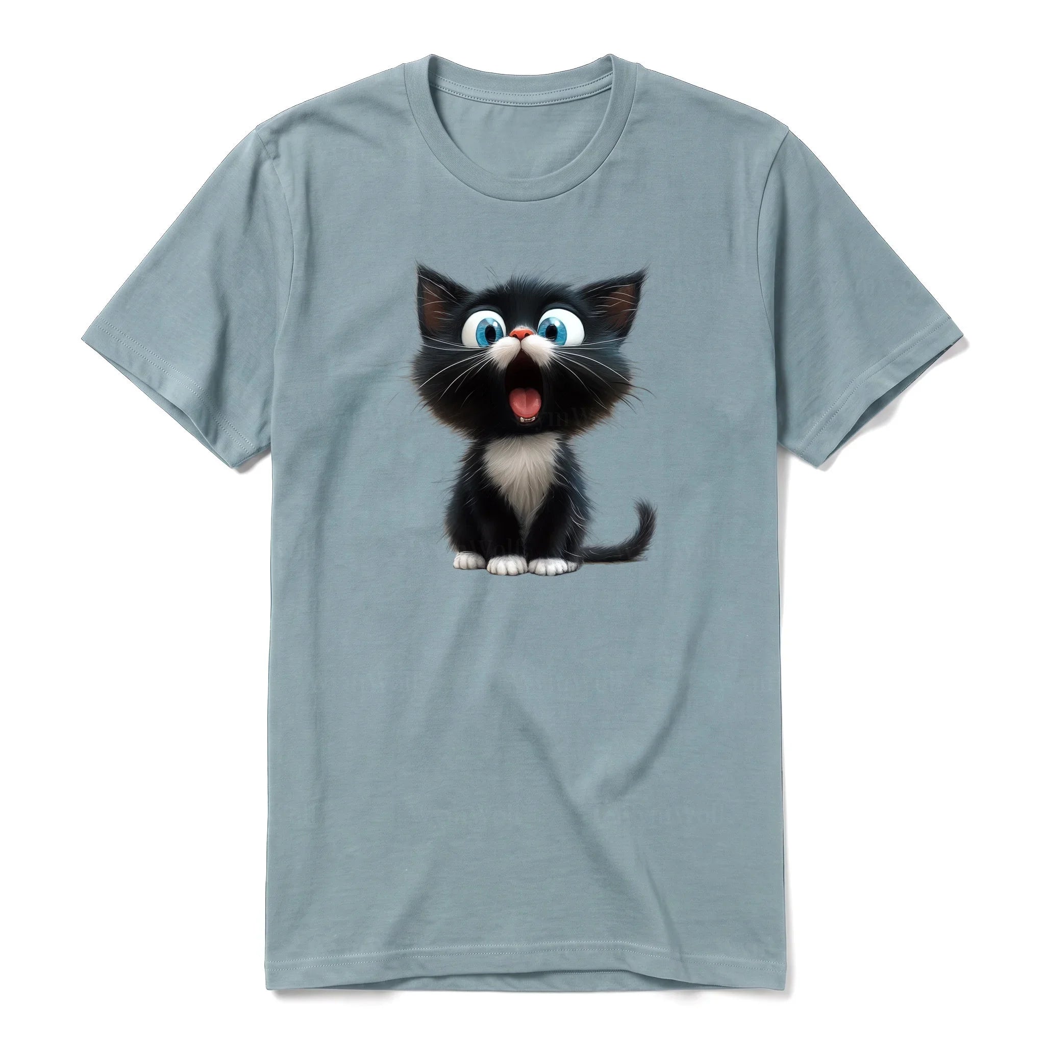 Un T-shirt sauge à manches courtes et col rond, orné d'un motif représentant un chat sur le devant.
