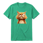 Un T-shirt kelly à manches courtes et col rond, orné d'un motif représentant un chat sur le devant.