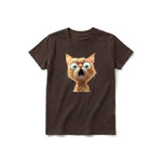 Un T-shirt chocolat à manches courtes et col rond pour jeune, orné d'un motif représentant un chat sur le devant.