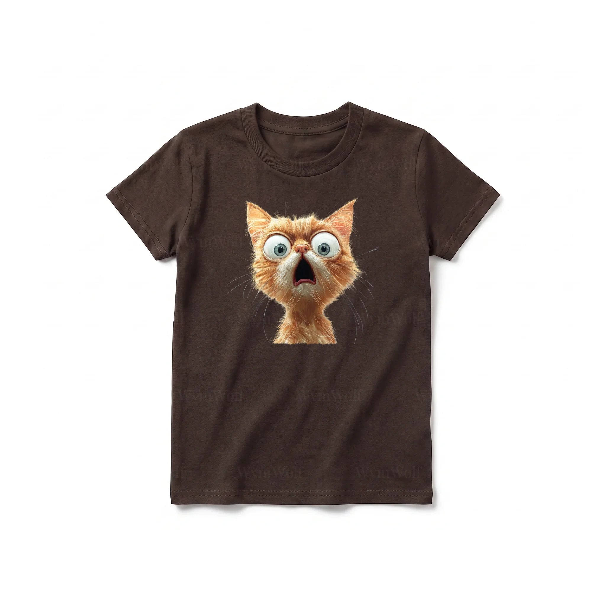 Un T-shirt chocolat à manches courtes et col rond pour jeune, orné d'un motif représentant un chat sur le devant.
