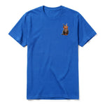 Un T-shirt royal à manches courtes et col rond, orné d'un motif représentant un chat sur la poitrine gauche.