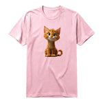 Un T-shirt rose à manches courtes et col rond, orné d'un motif représentant un chat sur le devant.