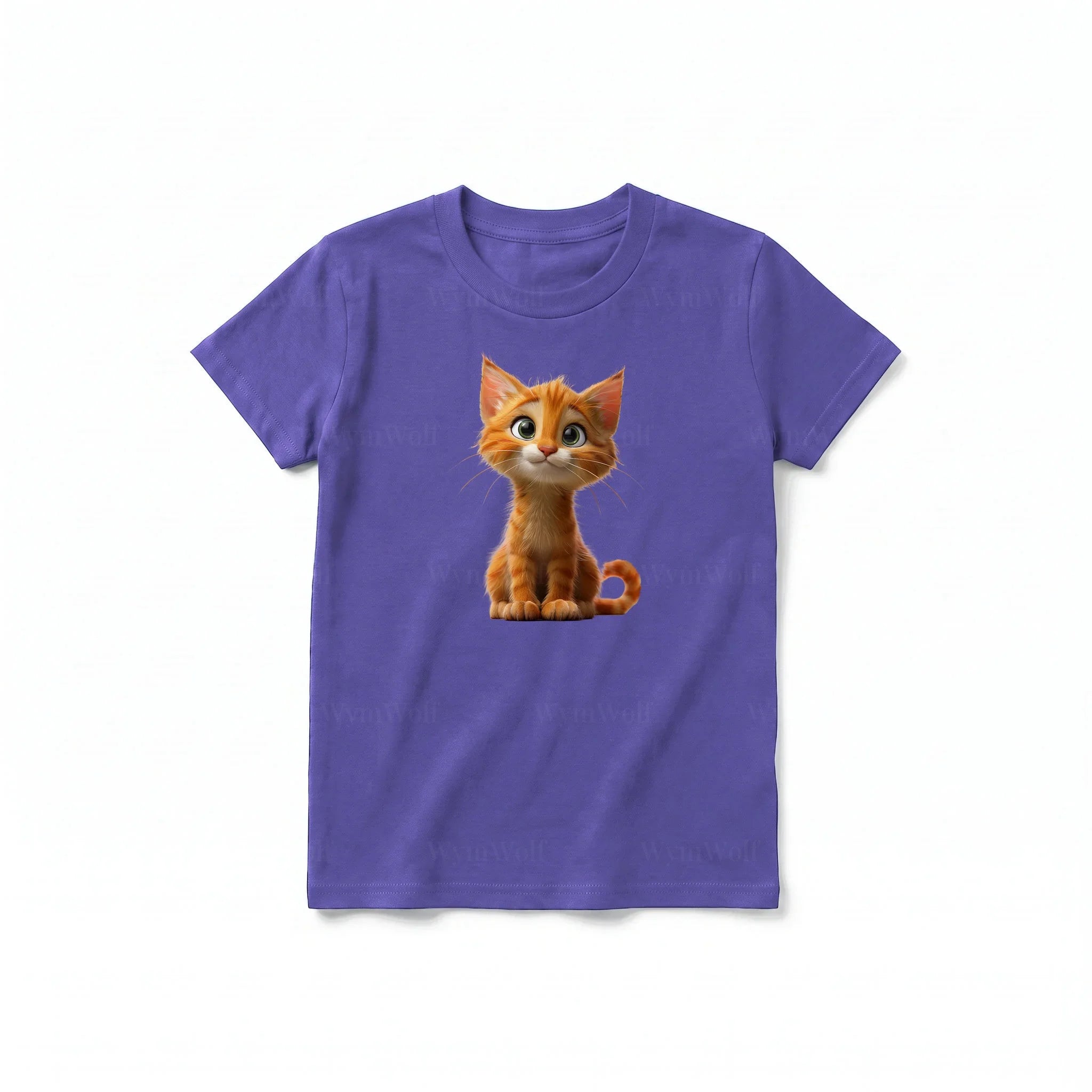 Un T-shirt violet à manches courtes et col rond pour jeune, orné d'un motif représentant un chat sur le devant.