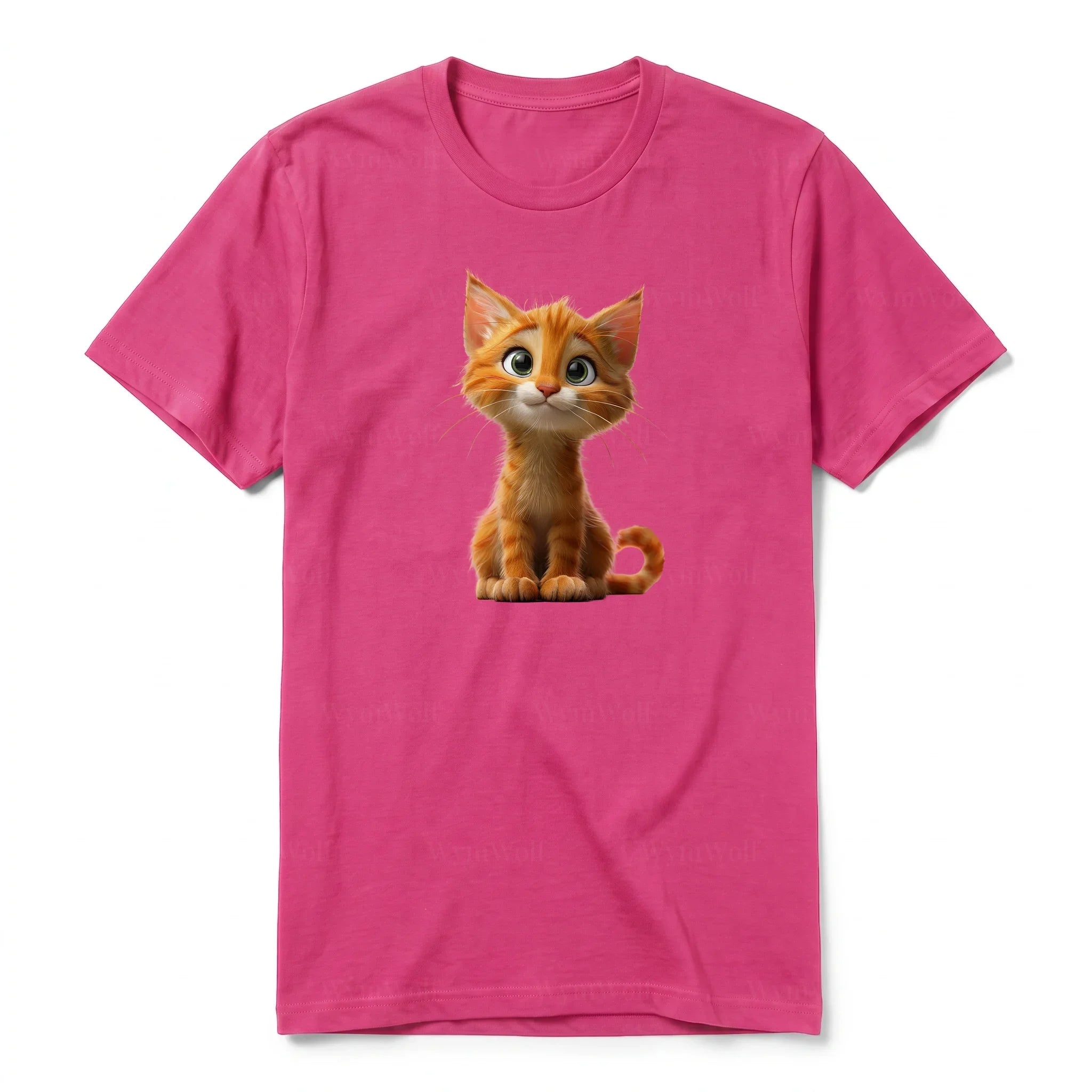 Un T-shirt framboise à manches courtes et col rond, orné d'un motif représentant un chat sur le devant.