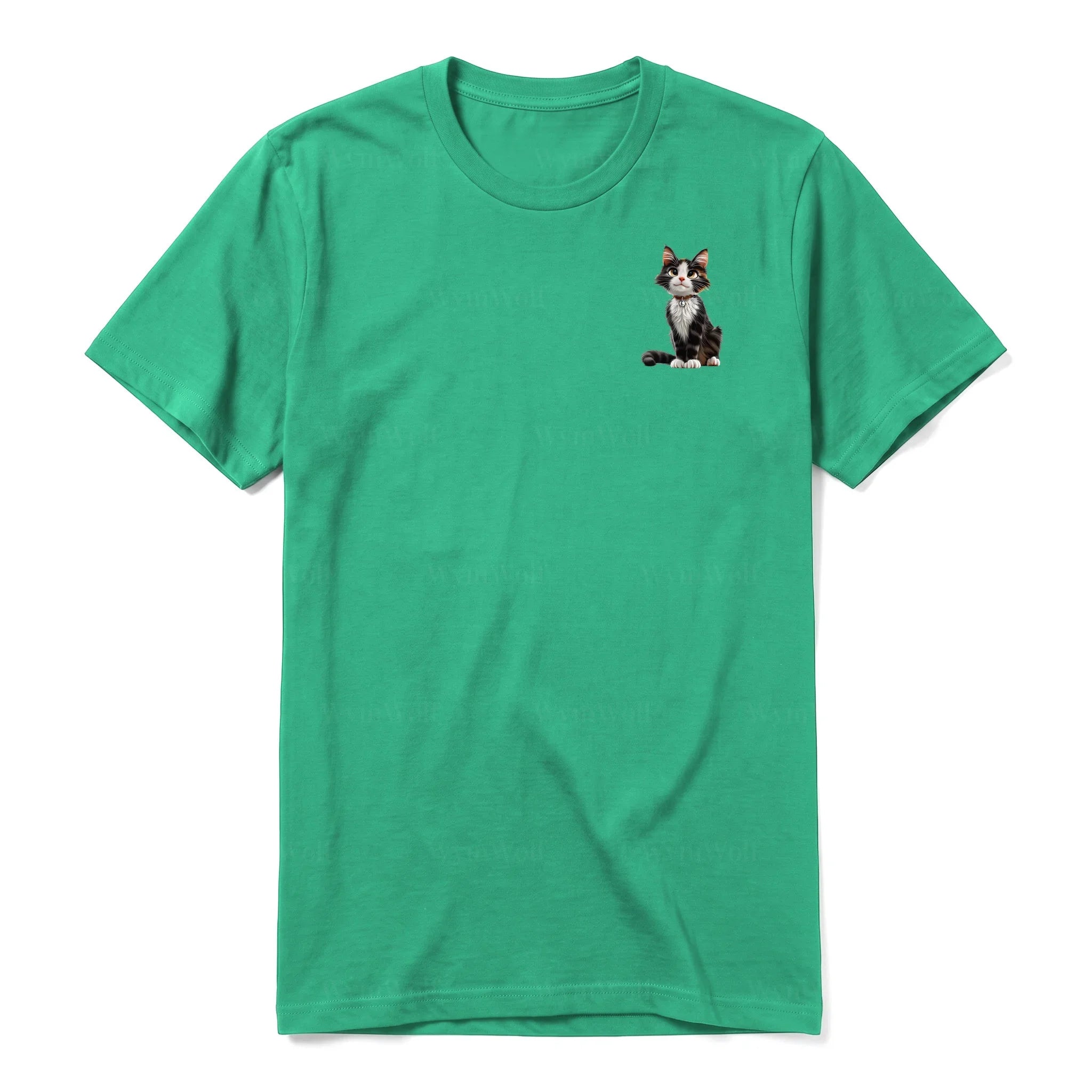 Un T-shirt kelly à manches courtes et col rond, orné d'un motif représentant un chat sur la poitrine gauche.