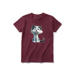 Un T-shirt marron à manches courtes et col rond pour jeune, orné d'un motif représentant un chat sur le devant.