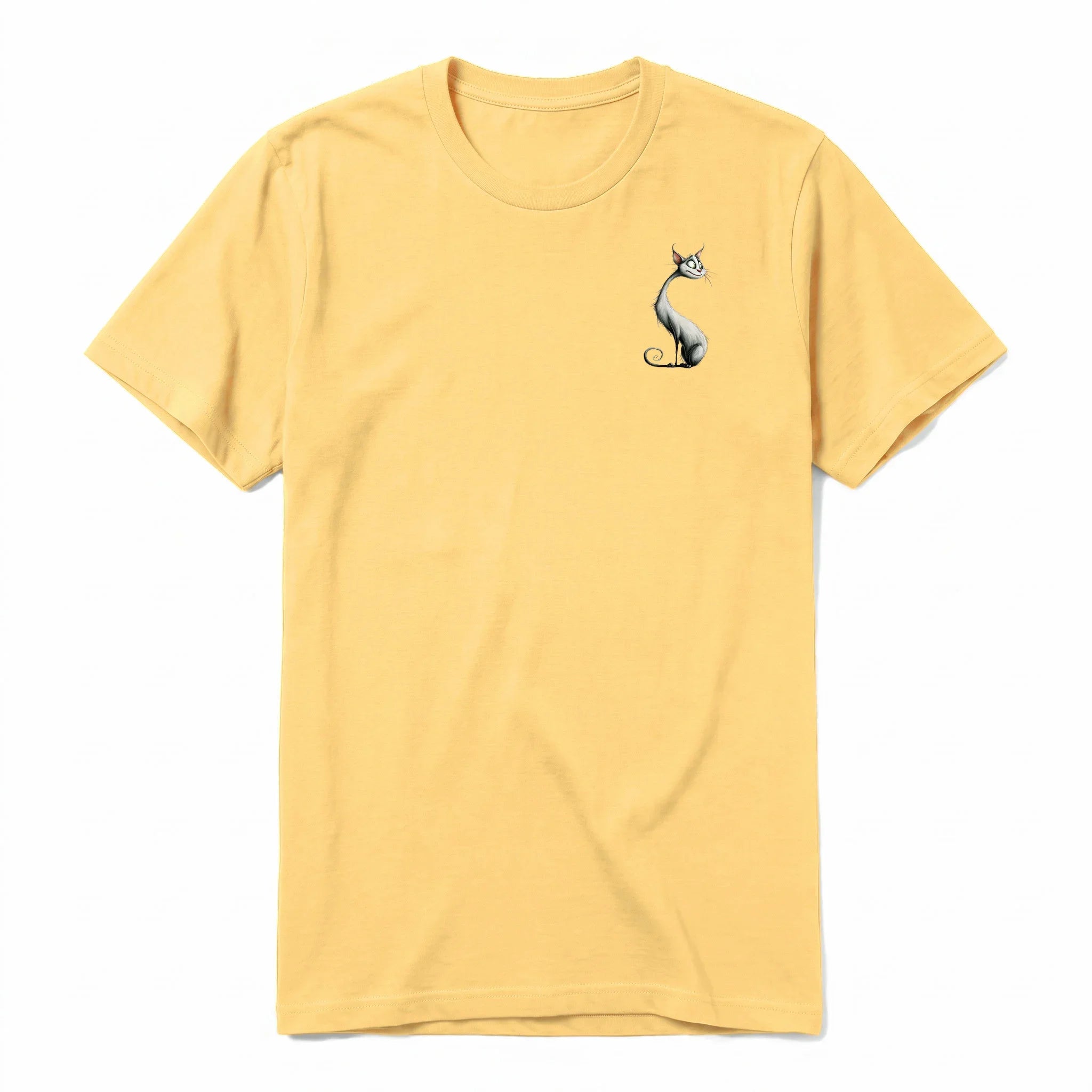 Un T-shirt moutarde à manches courtes et col rond, orné d'un motif représentant un chat sur la poitrine gauche.