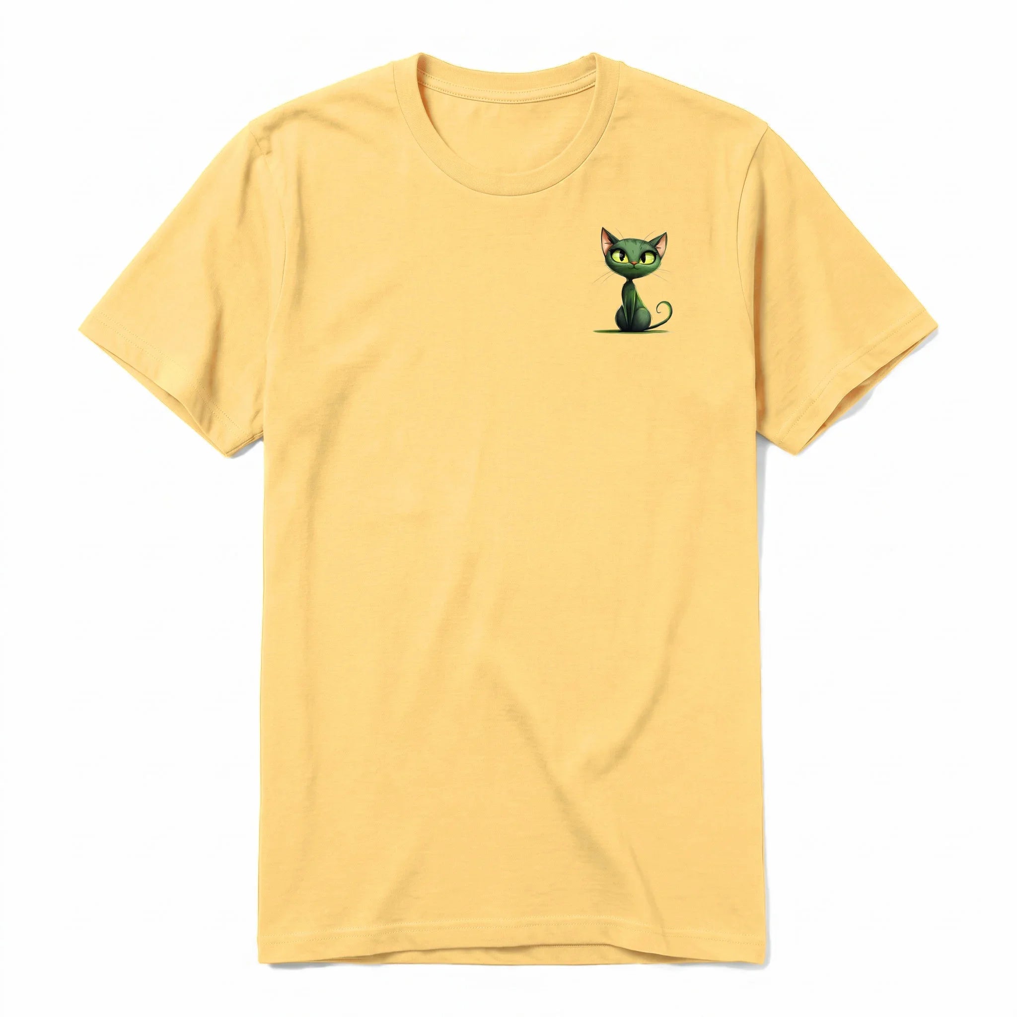 Un T-shirt moutarde à manches courtes et col rond, orné d'un motif représentant un chat sur la poitrine gauche.