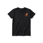Un T-shirt noir à manches courtes et col rond pour jeune, orné d'un motif représentant un chat sur la poitrine gauche.