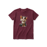 Un T-shirt marron à manches courtes et col rond pour jeune, orné d'un motif représentant un chat sur le devant.