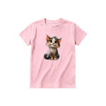 Un T-shirt rose à manches courtes et col rond pour jeune, orné d'un motif représentant un chat sur le devant.