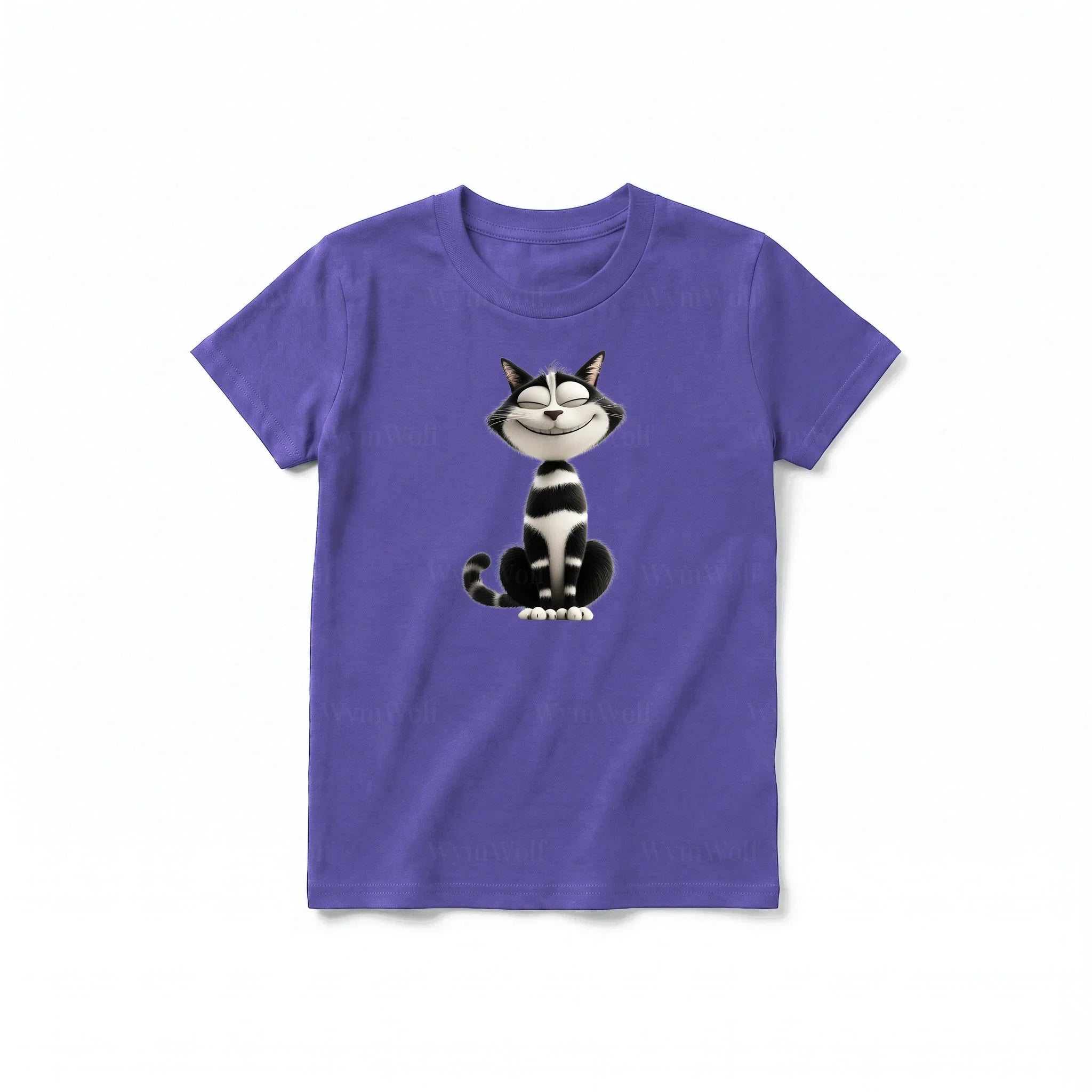 Un T-shirt violet à manches courtes et col rond pour jeune, orné d'un motif représentant un chat sur le devant.