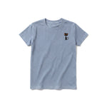 Un T-shirt steel-blue à manches courtes et col rond pour jeune, orné d'un motif représentant un chat sur la poitrine gauche.
