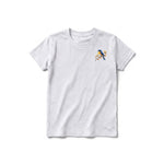 Un T-shirt gris cendré à manches courtes et col rond pour jeune, orné d'un motif représentant un oiseau sur la poitrine gauche.