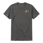 Un T-shirt charbon T-shirt à col rond et manches courtes pour adulte, orné d'un motif représentant un oiseau sur la poitrine gauche.