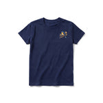 Un T-shirt marine à manches courtes et col rond pour jeune, orné d'un motif représentant un oiseau sur la poitrine gauche.