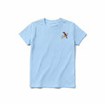 Un T-shirt poudre à manches courtes et col rond pour jeune, orné d'un motif représentant un oiseau sur la poitrine gauche.